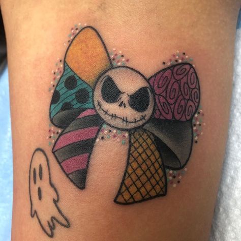 Nbc Tattoo, Small Nightmare Before Christmas Tattoo, Above Elbow Tattoo, Halloween Pokemon, Illusion Tattoo, Christmas Tattoos, Tattoo Nightmares, Heart Bags, Jack Tattoo