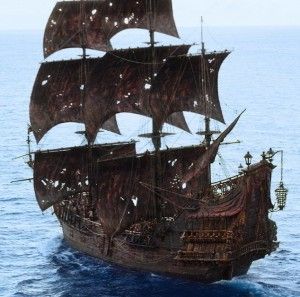 Queen Ann's Revenge ... what a bad ass ship. Old Pirate, Famous Pirates, Navi A Vela, Ship Sailing, Old Sailing Ships, Clipper Ship, Disney Fun Facts, Ghost Ship, Sailing Vessel