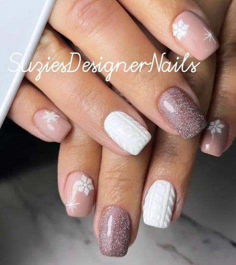 Short Christmas Nails Acrylic, Nude Shimmer Nails, Sparkly Christmas Nails, Tuxedo Nails, Sparkly Nail Polish, Shimmer Nails, Uñas Ideas, Cow Skulls, Sparkly Christmas