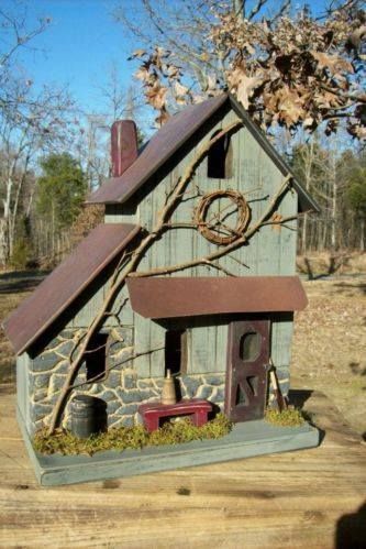 Primitive Wooden Birdhouse, Homemade Bird Houses, Birdhouses Rustic, Bird House Feeder, Rustic Birdhouse, Bird House Plans, Stone Farmhouse, Unique Bird Houses, Farmhouse Decor Rustic