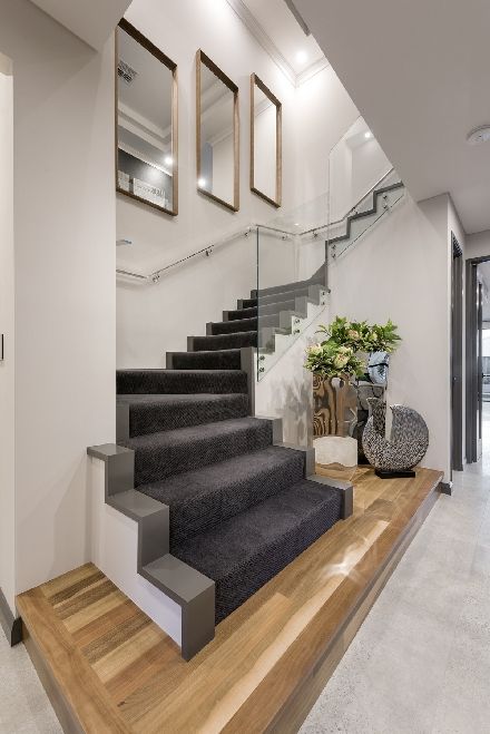 Modern House Stairs, House Stairs Design, Stairs Architecture, Staircase Decor, Casa Country, Home Stairs Design, Stair Decor, Modern Stairs, Modern Staircase