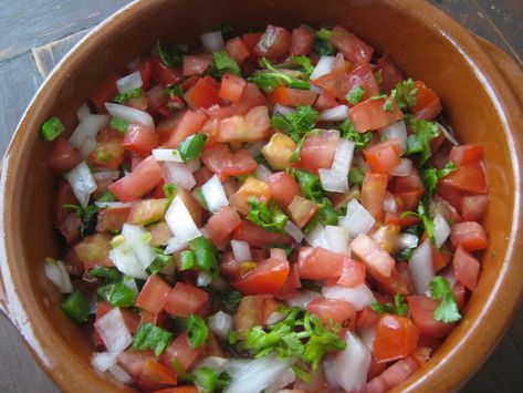 Tomato Salsa, Cilantro, Mexican Food Recipes, Cooking Recipes, Sauce, Salad, Ethnic Recipes