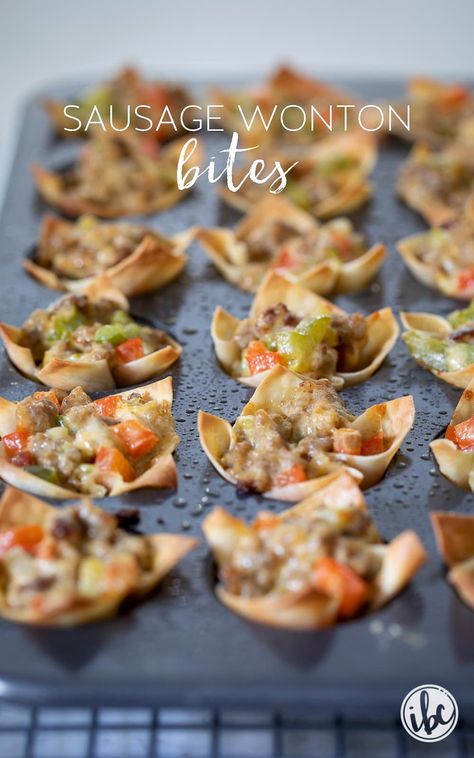 Wonton Cups Appetizers Sausage, Sausage Wontons Cups, Sausage Ranch Wonton Cups, Sausage And Cheese Wonton Bites, Wonton Wrapper Recipes Sausage, Wonton Wrapper Recipes Breakfast, Sausage Wonton Appetizers, Things To Make With Wonton Wrappers, Wonton Snacks