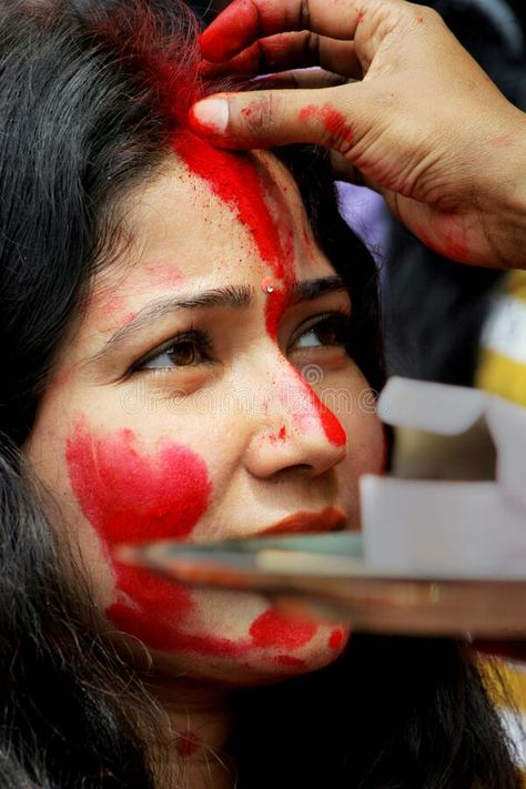 Bengali woman participating in Sindoor ceremony during Durga Puja stock photography Bengali Durga Puja Photography, Durga Puja Photography, Bengali Durga Puja, Durga Puja Image, Bengali Woman, Side Face, Durga Puja, Image Photography, Kolkata