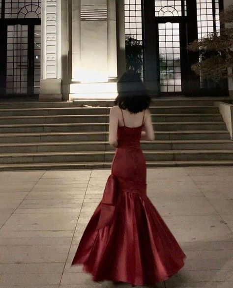 💅❤ Red Dress Chic, Wine Red Prom Dress, Satin Sleeves, Red Formal Dresses, Dark Red Dresses, Red Homecoming Dresses, Preppy Dresses, Dress Birthday, Prom Dress Inspiration