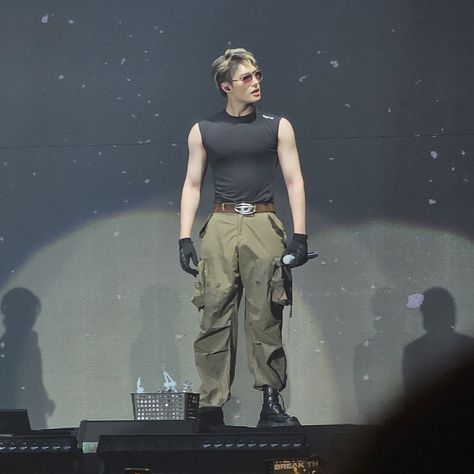 Mingi Ateez Standing, Ateez Body Proportion, Mingi Ateez Diesel, Ateez Mingi Muscles, Seonghwa Body Proportion, Ateez Mingi Outfit, Song Mingi Outfit, Ateez Mingi Full Body Pic, Mingi Ateez Compression Shirt