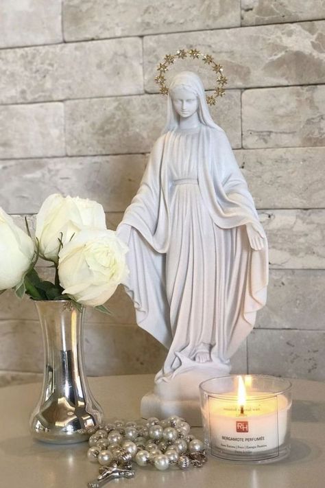 Catholic Home Altar Ideas, Catholic Room Decor, Home Altar Catholic, Catholic Home Decor, Spiritual Reflection, Blessed Mother Statue, Catholic Wallpaper, Catholic Altar, Home Interior Accessories