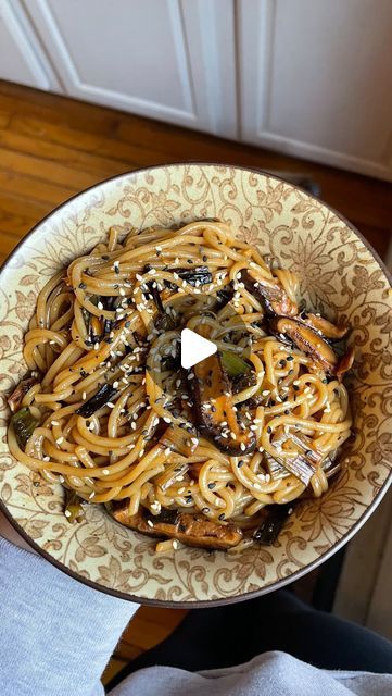 Sara Reed on Instagram: "Charred scallion and shiitake noodles!! Inspired by @mingtsai 

I’ve been eating so many scallions lately, it has been a DREAM. When cooking these for a longer period of time, it softens the onion beautifully. Bringing out this layer of smokey sweetness to add another dimension of flavor. 

Makes 2-4 servings (2 in my house lol)

Ingredients:
- 16 oz udon noodles (using @lotusfoods brown rice udon)
- 2 bundles scallions chopped (ends removed)
- 2 cups sliced shiitake (destemmed)
- 3 garlic cloves minced
- Around 1-2 inch ginger minced
- Just a smidge avocado oil 
- Sesame seeds for garnish

Sauce, stir to combine:
- 1/3 cup coconut aminos (using @nutiva )
- 1 tsp molasses (using unsulphured blackstrap)
- 2 tbsp fresh lime juice
- 1 tbsp honey (or sweetener of choic Shiitake Noodles, Coconut Aminos, Udon Noodles, The Onion, Another Dimension, Fresh Lime, Fresh Lime Juice, Sesame Seeds, Brown Rice