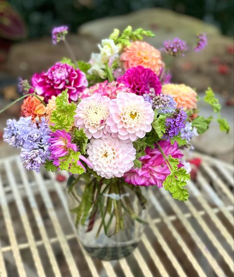 Seasonal Plants, Cut Flower Farm, Scented Geranium, Silk Arrangements, Floral Work, Cut Flower Garden, Flower Stand, Bouquet Design, Floral Ideas