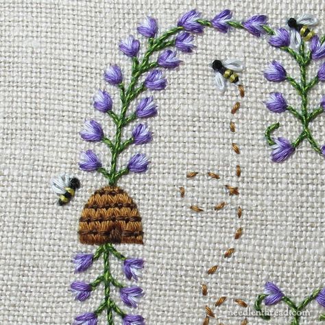 Embroidered Patterns Free, Hand Embroidery Designs Free Printable, Bee Hand Embroidery Pattern Free, Embroidery Stitches Tutorial Flowers, Free Hand Embroidery Patterns Printable, Embroidery Inspiration Flowers, Hand Embroidery Patterns Free Printable Flowers, Free Embroidery Designs Downloads, Hand Embroidery Designs Free