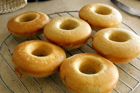 Old Fashion Donuts Recipe, Plain Donut Recipe, Donuts Recipe Baked, Baked Donut Recipe, Cake Doughnuts, Baked Donut, Yeast Donuts, Baked Cake, Baked Donut Recipes