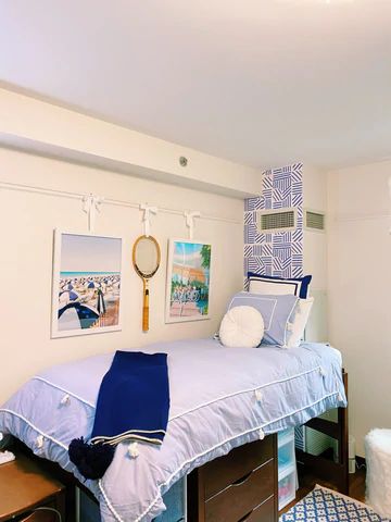 Blue Dorm, College Dorm Room Inspiration, Dream Dorm Room, Freshman Dorm, Dorm Room Styles, College Room Decor, Dream Dorm, Dorm Inspiration, College Dorm Room Decor