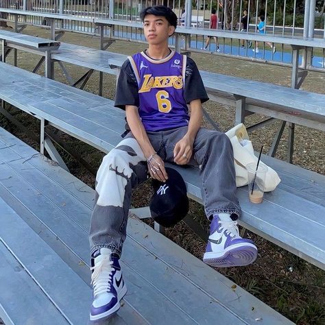 Basketball Jersey Outfit Boys, Nba Jersey Outfit, Basketball Jersey Outfit, Drippy Fits, Cholo Style, Asian Men Fashion, Nba Outfit, Guy Fits, Basketball Clothes