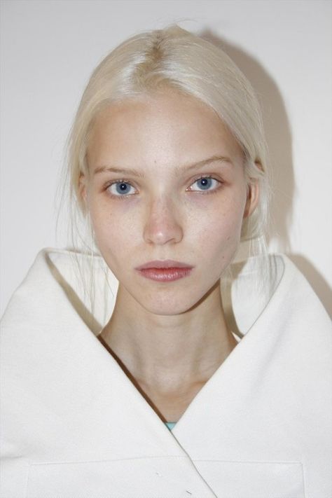 #Sasha #Luss  Backstage at #Gareth #Pugh S/S14, PFW #model #fashion #runway Sasha Luss, Mystic Girls, Mode Ulzzang, Artist Makeup, Gareth Pugh, Bleach Blonde, Bleached Hair, Baddie Hairstyles, Pale Skin