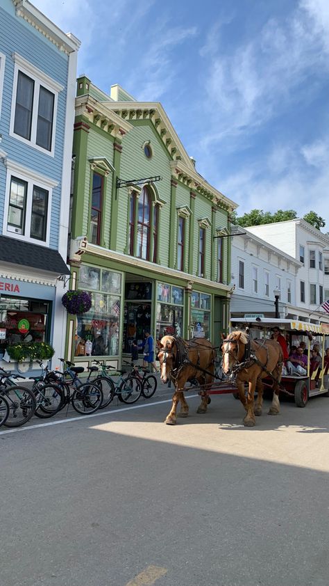 Mackanic Island, Michigan Aesthetic Summer, Northern Michigan Aesthetic, Mackinac Island Aesthetic, Macinak Island Michigan, Macinak Island, Mackinaw Island Michigan, Michigan Aesthetic, St Ignace Michigan