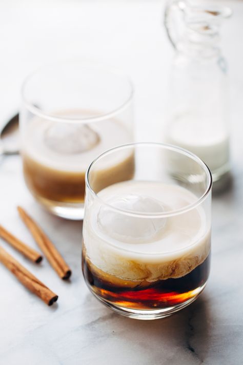 cinnamon white russian // an easy holiday party drink to make. Coffee Liquor, Festive Cocktail Recipes, Easy Holiday Party, White Russian Recipes, Thanksgiving Cocktail Recipes, Holiday Party Drinks, Cinnamon Simple Syrup, Pinch Of Yum, Drink Party