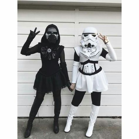 Te castigare en el nombre de Darth Vader! Female Darth Vader Costume, Female Darth Vader, Kylo Ren Outfit, Easy Star Wars Costumes, Star Wars Couple Costume, Darth Vader Outfit, Sith Costume, Disfraz Star Wars, Darth Vader Costumes