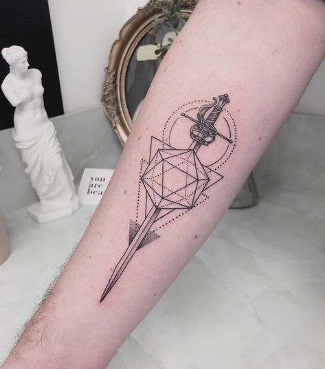 Dnd Sleeve Tattoo, Dnd Rogue Tattoo, D20 Tattoo Ideas, Dnd Tatoos Ideas, Nerdy Tattoo Sleeve, D&d Tattoo Ideas, Dnd Dice Tattoo, D&d Tattoo, Dnd Tattoo Designs