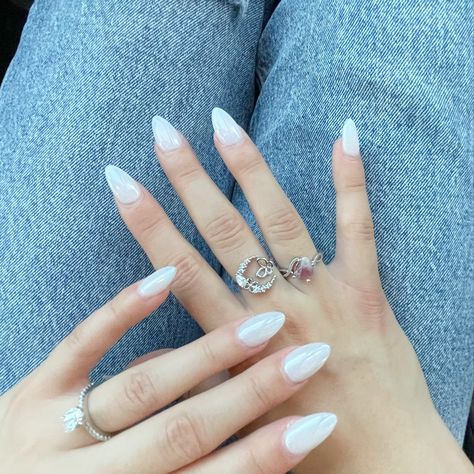 Almond Shape Chrome white nails Chrome White Nails, Nails Star, White Chrome Nails, Wedding Doves, Chrome White, White Chrome, Almond Shape, Almond Shaped, Chrome Nails