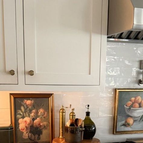 Jordan farmer on Instagram: "Comment: Shop for the link This is your sign you need to put a table lamp in your kitchen! I just love it! It makes the kitchen feel so cozy! I also love displaying cookbooks, and using a footed tray for added height. #kitchendecor #kitchen Kitchen decor Home decor Home styling Mom blogger Kitchen Decorating tips Follow my shop @house.becomes.home on the @shop.LTK app to shop this post and get my exclusive app-only content! #liketkit #LTKVideo #LTKhome #LTKsalealert @shop.ltk https://liketk.it/4t9Zz" Cookbook Kitchen Decor, Lamps In Kitchen Countertops, Lamps In Kitchen, Displaying Cookbooks, Cookbook Display, Footed Tray, Spanish Bungalow, Butter Bell, Kitchen Counter Decor