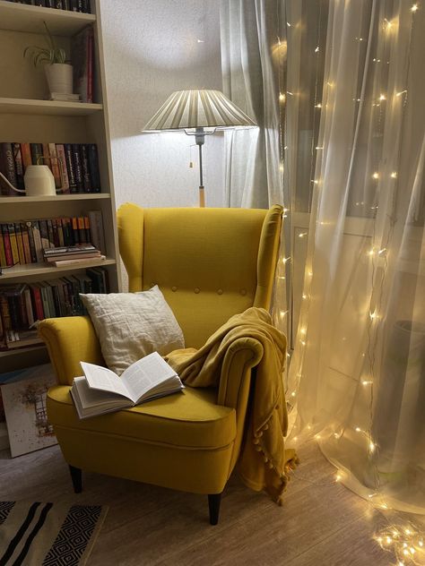 Armchair For Small Spaces, Library Corner Bedroom, Reading Corner Aesthetic, Small Cozy Corner, Room Chair Ideas, Corner Aesthetic, Bedroom Sitting Area, Home Gel Nails, Cosy Reading Corner