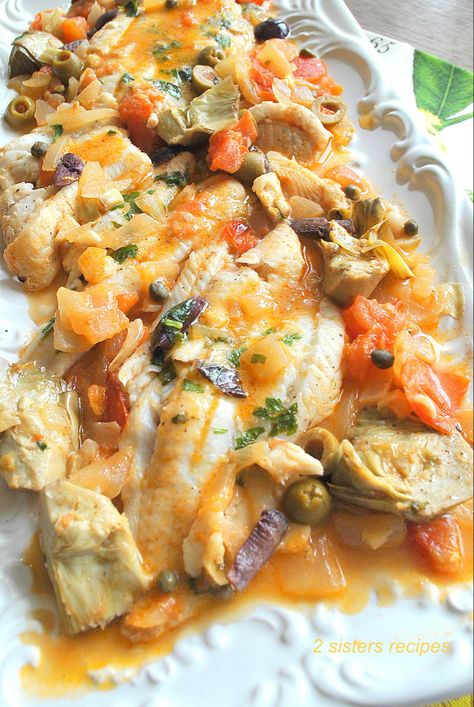 Dover Sole Livornese is a flaky white fish poached with wine, chicken stock, garlic, onions, tomatoes, olives, capers and artichoke hearts!  These wonderfu Sole Fillet Recipes, Salt Fish Recipe, Pescatarian Recipes Healthy, Pasta With Lemon Sauce, Vegetables Pizza, Sole Recipes, Feast Of Unleavened Bread, Sole Fish, Dover Sole