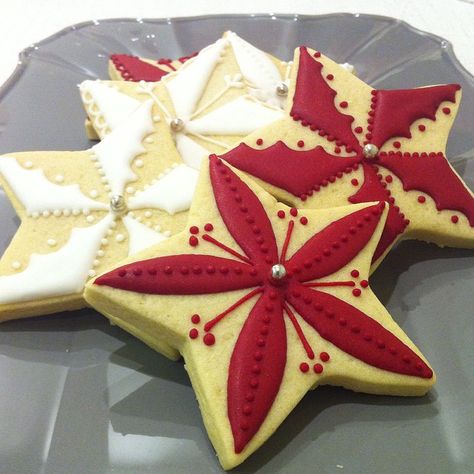 Galletas de Estrellas Navideñas Festive Food, Peanut Butter Cookies, Decorated Cookies, Food Festival, Christmas Cake, Christmas Cookies, Chocolates, Peanut Butter, Biscuits