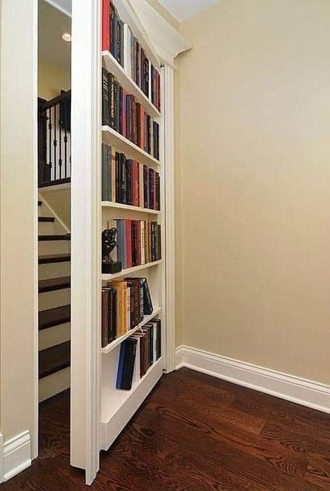 Diy Bookshelf Door, Build A Bookshelf, Gömda Rum, Dold Dörr, Skjulte Rum, Pallet Deck Diy, Bookshelf Door, Bookcase Door, Hidden Rooms