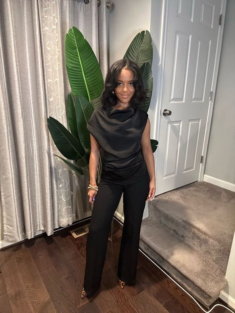 All Black Outfit Dressy Classy, Cute Black Blazer Outfits, Birthday Outfit Dinner Classy, Professional Picture Outfits, Office Wear Women Skirt, Black Church Outfit Black Women, Baddie Corporate Outfits, Perfessional Outfits Classy Black Women, Slack Outfits For Women Classy