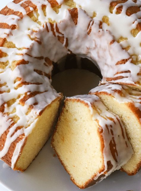 Lemon Ricotta Bundt Cake, Ricotta Bundt Cake, Lemon Sour Cream Pound Cake, Orange Pound Cake Recipe, Italian Lemon Cake, Orange Pound Cake, Sour Cream Pound Cake, Cream Cheese Pound Cake, Lemon Dessert Recipes