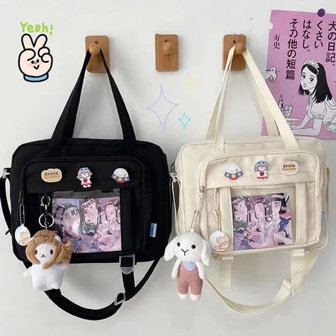 College Student Style, Big Crossbody Bag, Japanese High School, Womens Messenger Bag, Multifunction Bag, Bag Transparent, School Bookbags, Bag Badges, Practical Bag