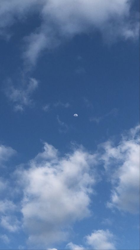 Blue Sky Instagram Story, Cloudy Sky Fake Story, Galaxy Drawings, Beer Photos, Blue Sky With Clouds Aesthetic, Cloud Pictures Sky Real, Simple Phone Wallpapers, Cloud Wallpaper, Blue Sky White Clouds Aesthetic