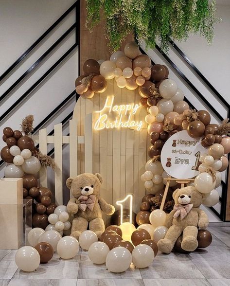 Teddy Bear Birthday Decorations, Diy Eid Decorations, Decoration Buffet, Crafts For Preschoolers, Happy Birthday Decor, Boys First Birthday Party Ideas, Baby Print Art, Baby Birthday Decorations, Teddy Bear Party