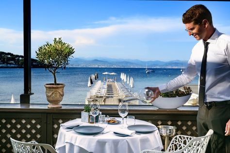 Best restaurants in Antibes with a view - The Cost of Travel Antibes France Restaurants, Antibes Restaurant, Antibes France, France Itinerary, Waterfront Restaurant, The French Riviera, Family Restaurants, Next Holiday, Rooftop Terrace