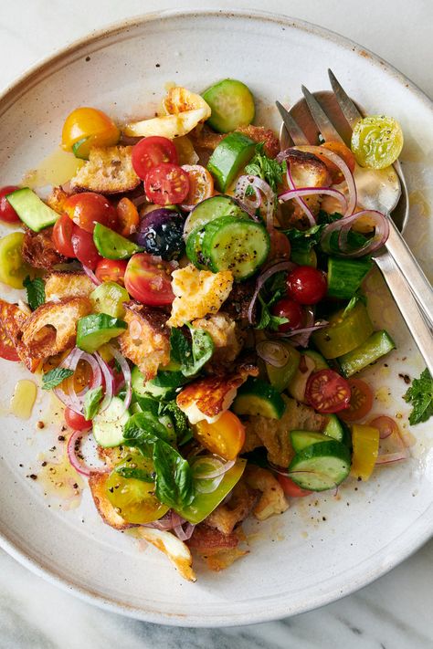 Orecchiette Salad With Halloumi Croutons, Halloumi Tomato Salad, Tapas Salad, Seared Halloumi, Halloumi Tomato, Halloumi Salad Recipes, Halloumi Recipes, Horiatiki Salad, Salad With Olives