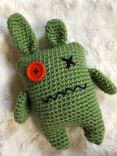 Weird Crochet Plushies, Weird Amigurumi, Ugly Plushies, Crochet Weird, Crocheting Machine, Ugly Crochet, Ugly Dolls Diy, Crochet Monster, Diy Crochet Toys