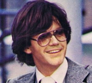 70s Hairstyles Men, 70s Glasses, Glasses Look, 1970s Hairstyles, Horn Rimmed Glasses, 70s Sunglasses, Hair References, 1960s Hair, Round Lens Sunglasses