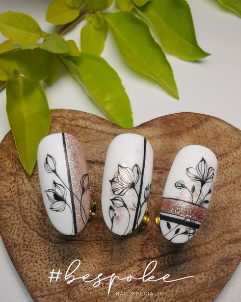 Rose Gold Gel Polish, Gold Gel Polish, Floral Nail Design, Nails Rose Gold, Picasso Nails, Nails Rose, Nails Flowers, Foil Nail Art, Floral Nail Designs