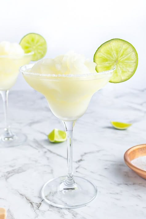 Virgin Margarita Mocktail Virgin Drink Recipes, Margarita Mocktail Recipe, Mock Cocktails, Best Mocktail Recipe, Margarita Mocktail, Virgin Margarita, Best Non Alcoholic Drinks, Alcohol Free Cocktails, Virgin Drinks