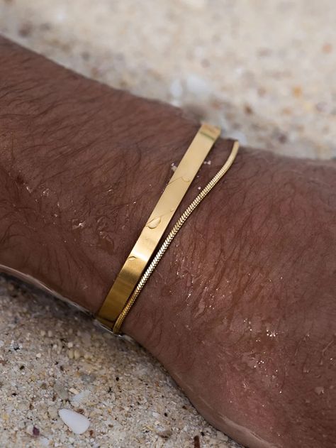 Mens Silver Jewelry, Mens Rings Fashion, Mens Gold Bracelets, Mens Silver Necklace, Bangles Jewelry Designs, Mens Accessories Jewelry, Mens Gold, Timeless Accessories, Men's Rings