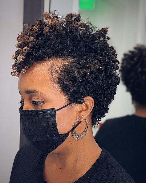 Short Haircut Designs, Locs Long, Short Black Natural Hairstyles, Natural Hair Haircuts, Natural Hair Twa, Short Natural Haircuts, Cabello Afro Natural, Short Natural Curly Hair, Tapered Natural Hair