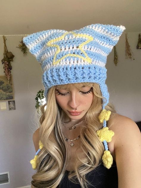 PATTERN Triple Star Strings Crocheted Cat Ear Hat Striped Knitted Beanie With Embroidered Star - Etsy White Girl Makeup Looks, White Girl Makeup, Makeup Looks Ideas, Cat Ear Hat, Crochet Cat Hat, Cat Ears Hat, Cat Eared Beanie, Crocheted Cat, Crochet Star