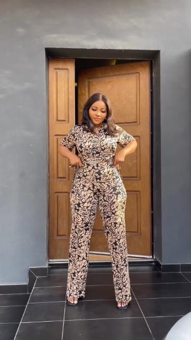 Trouser And Top For Ladies, Classy Jumpsuit Outfits, Two Piece Outfits Pants, Simple Dress Casual, Classy Short Dresses, Fashion Work Outfit, Classy Jumpsuit, 2piece Outfits, African Fashion Traditional