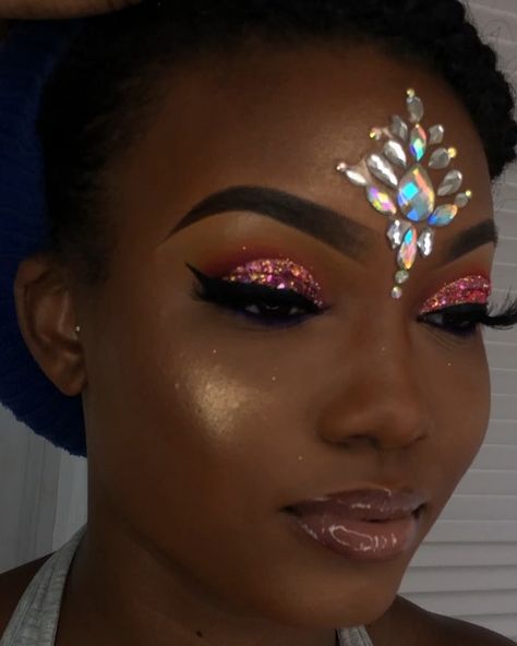 💋Jessica💋 on Instagram: “Makeup for her Coachella themed party💕 #makeupaddict #makeuptutorial #morphegirl #morphebrushes #anastasiabeverlyhills #coachella…” Ibiza Party, Morphe Brushes, Architecture History, Instagram Makeup, Party Makeup, Anastasia Beverly Hills, Themed Party, Makeup Addict, Tulum