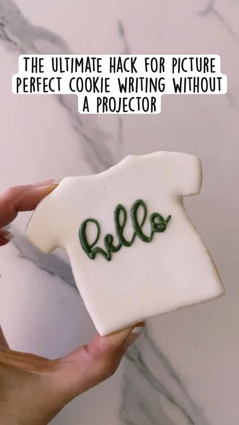 Cookie Writing, Cookie Techniques, Cookie Royal Icing, Royal Cookies, Designer Cookies, Sugar Cookie Recipes, Perfect Sugar Cookies, Royal Iced Cookies, Sugar Cookie Royal Icing