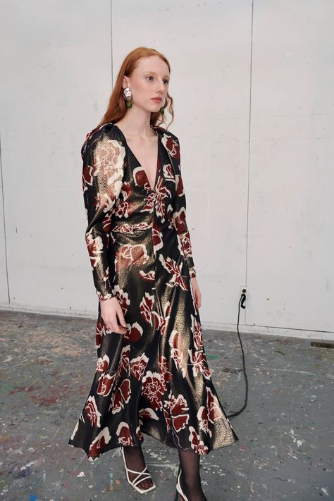 Fall 2022 Dress, Fashion Fall 2022, 2022 Aw, 23 Runway, Winter Florals, 2022 Runway, Trend Forecast, Graphic Floral, Tanya Taylor