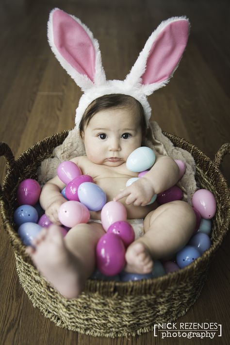 Easter Baby Photoshoot Peeps, Easter Baby Pics, Easter Pictures For Babies, Spring Baby Pictures, Easter Baby Photoshoot, Holiday Baby Pictures, Baby Photo Shoot Ideas, Baby Easter Pictures, Easter Baby Photos