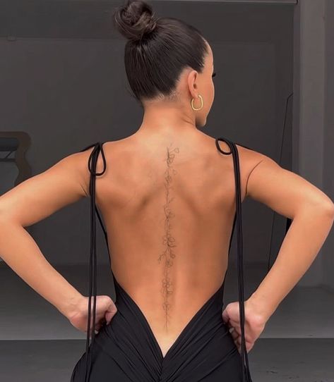 Feminine Back Tattoos, Flower Spine Tattoos, Petite Tattoos, Spine Tattoos For Women, Classy Tattoos, Spine Tattoo, Back Tattoo Women, Discreet Tattoos, Spine Tattoos