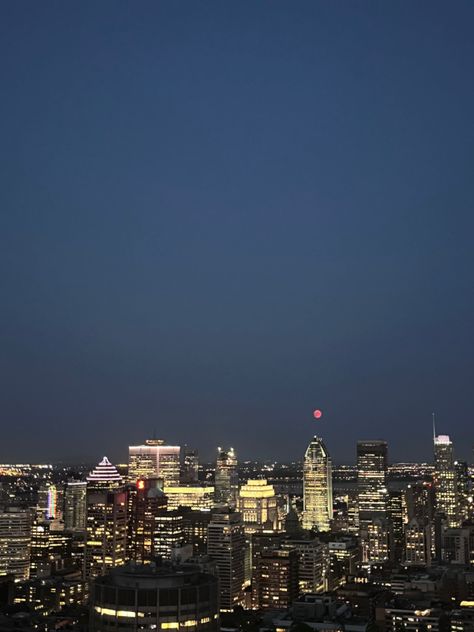 It was a night with the red moon so there was a bunch of photographs professional Mont Royal Montreal, Seattle Skyline, Montreal, New York Skyline, Seattle, Holidays, Travel, Quick Saves