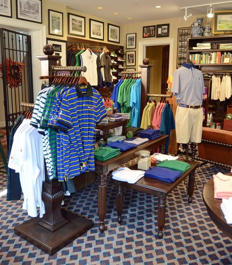 Golf Pro Shop, Best Golf Clubs, Tennis Shop, Shop House Ideas, Golf Shop, Golf Skirts, Coral Gables, Golf Resort, Mahogany Wood